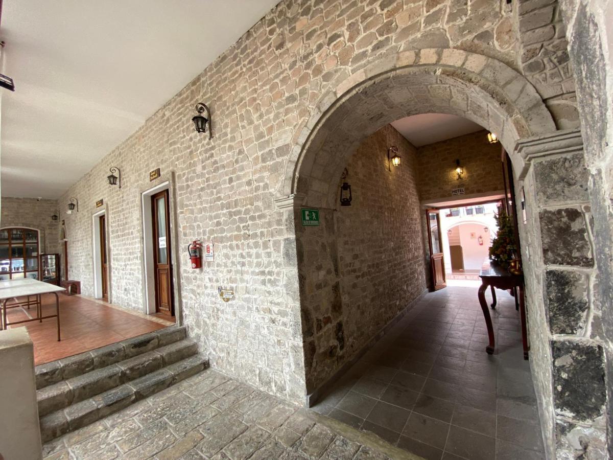 Golden Rest Latacunga Hotel Екстериор снимка