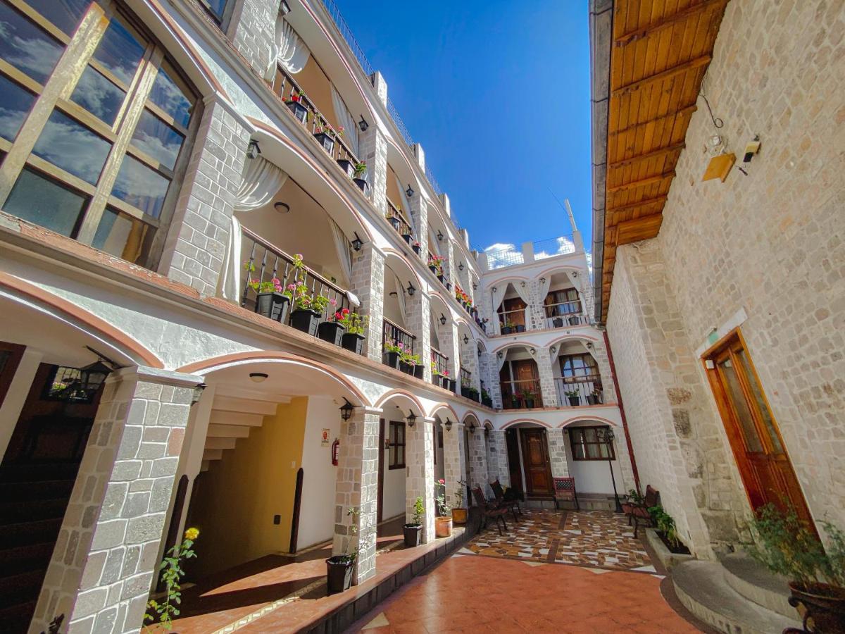 Golden Rest Latacunga Hotel Екстериор снимка