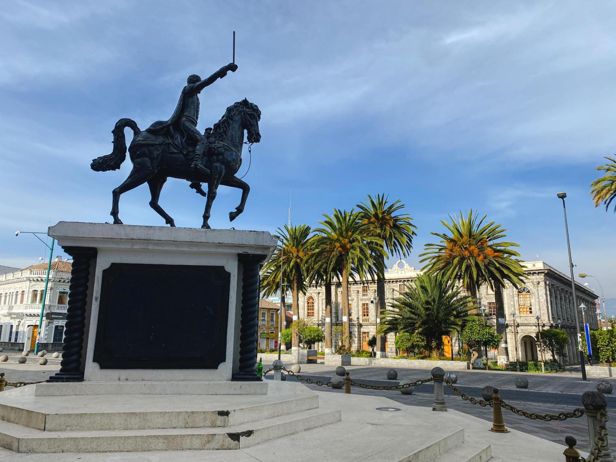 Golden Rest Latacunga Hotel Екстериор снимка