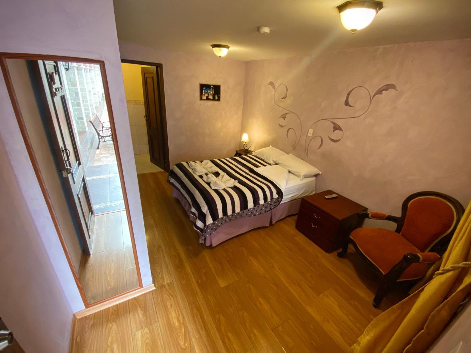 Golden Rest Latacunga Hotel Екстериор снимка