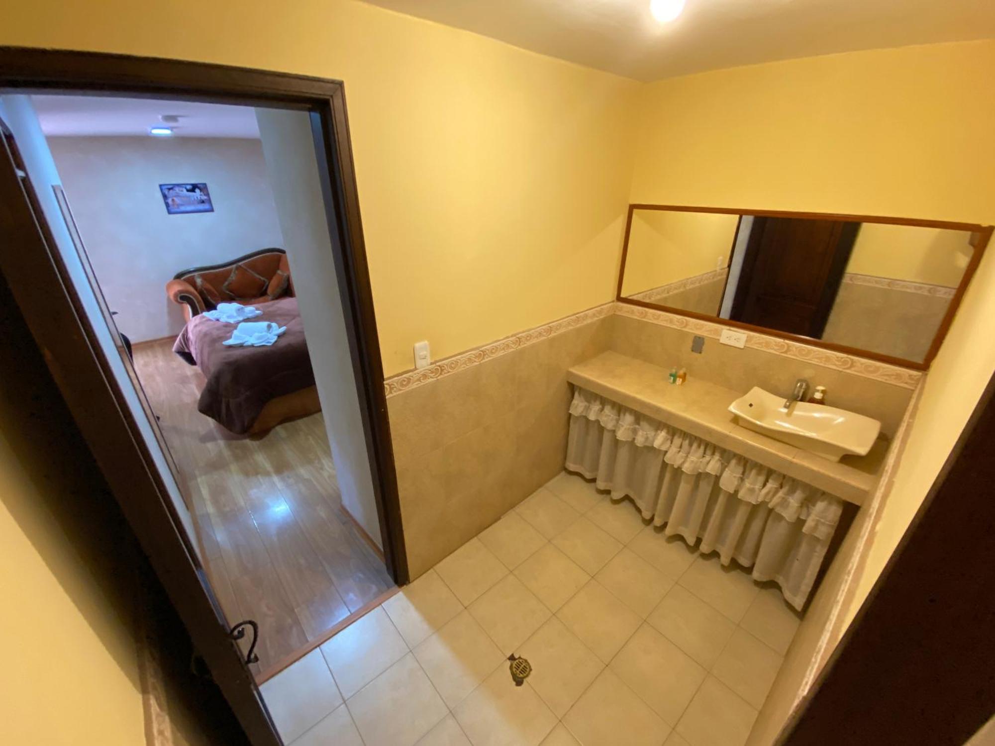Golden Rest Latacunga Hotel Екстериор снимка
