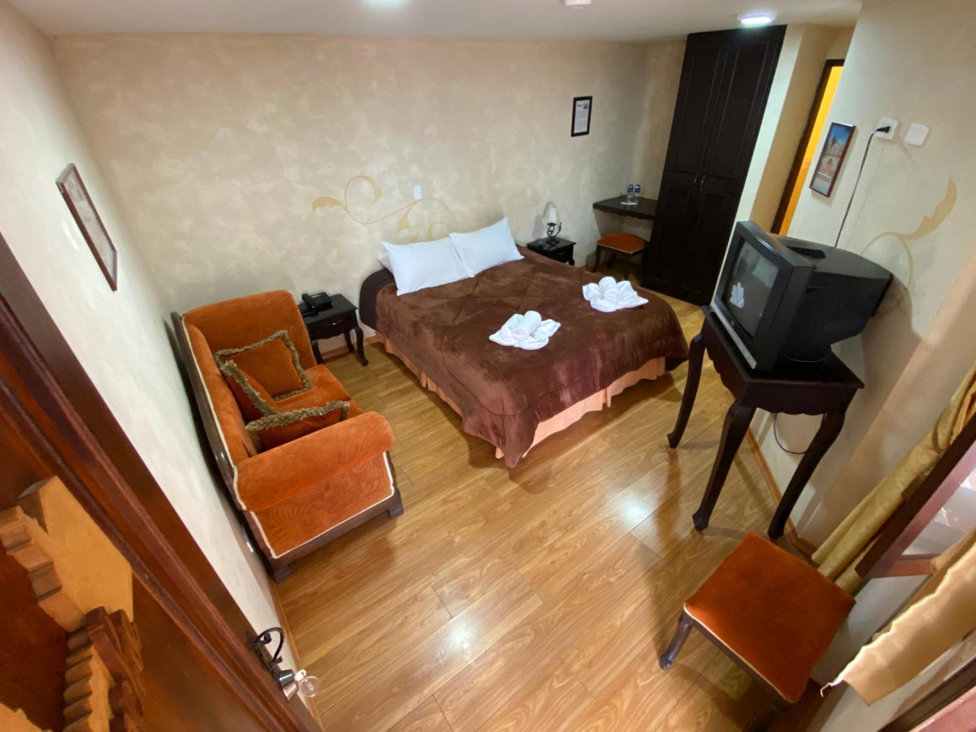 Golden Rest Latacunga Hotel Екстериор снимка