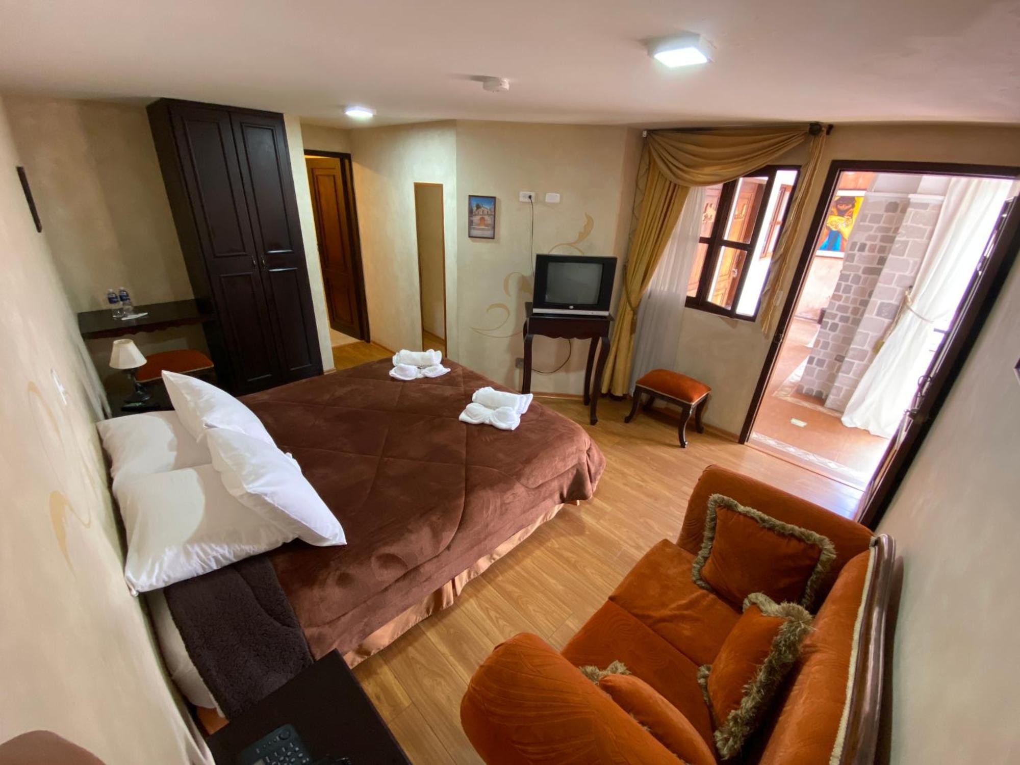 Golden Rest Latacunga Hotel Екстериор снимка
