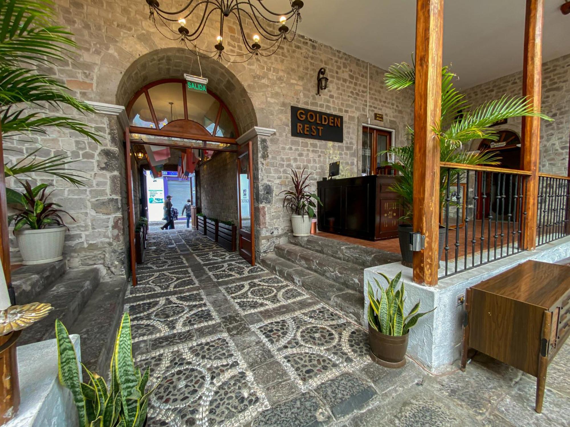 Golden Rest Latacunga Hotel Екстериор снимка
